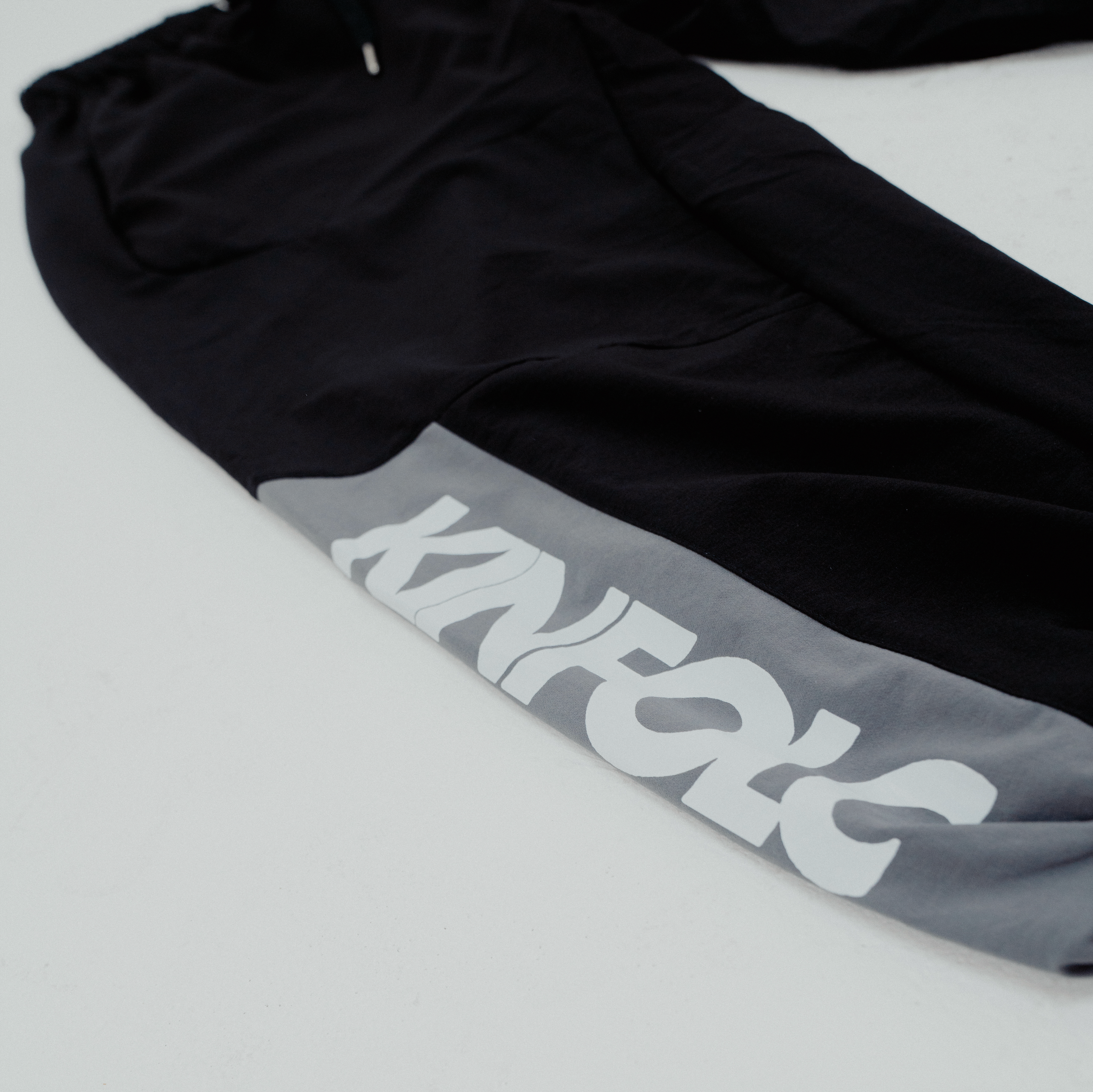 Core Wind Track Suit